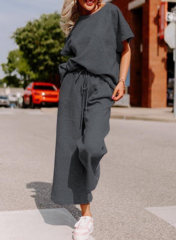 Solid Color Texture Casual Fashion Women's Wear Short-sleeved Trousers Two-piece Set - Image 8