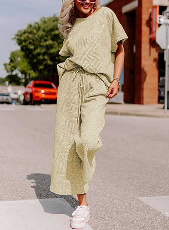 Solid Color Texture Casual Fashion Women's Wear Short-sleeved Trousers Two-piece Set - Image 5