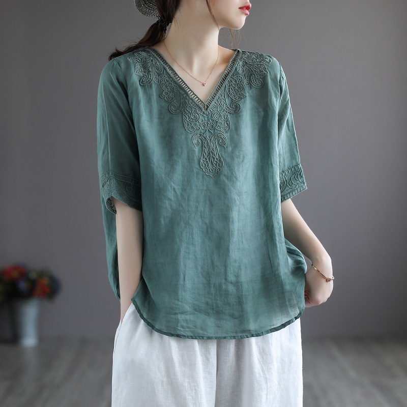 Women's Fashion Retro Cotton And Linen Embroidered V-neck Short-sleeved T-shirt - Image 5