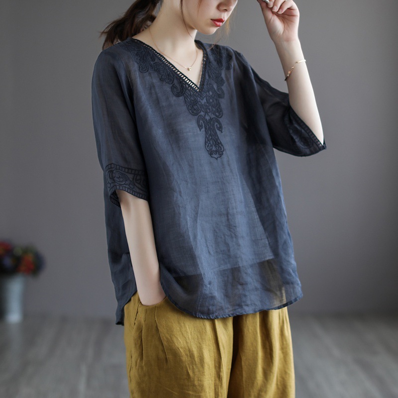 Women's Fashion Retro Cotton And Linen Embroidered V-neck Short-sleeved T-shirt - Image 2